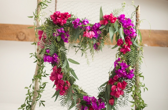 DIY Heart Floral Backdrop by Weddideas