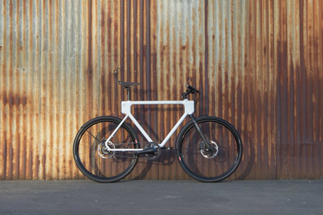 EVO Urban Utility Bike Lets Cyclists Swap Clip-on Accessories by Top Creative Tips