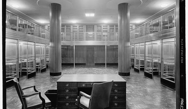 Monochromes: Look Upon The Beauty Of An Empty Courthouse In 1941 by Top Creative Tips
